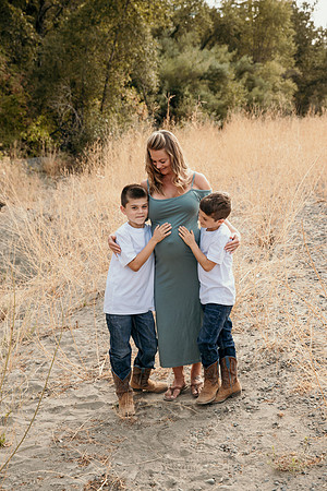Tonya Maternity100